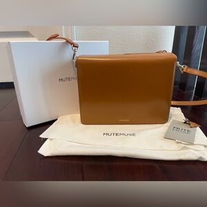 Mutemuse Leather Crossbody Bag